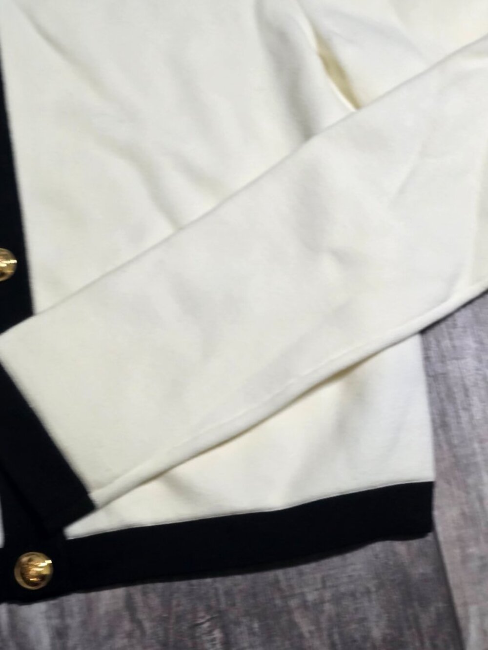Babaton Womens Contrast Trim Cardigan Ivory Black Gold Button XS Aritzia - Picture 5 of 14